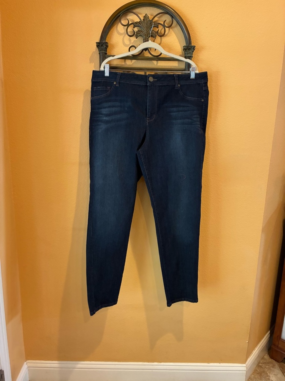 NWT Avenue Denim Jeans